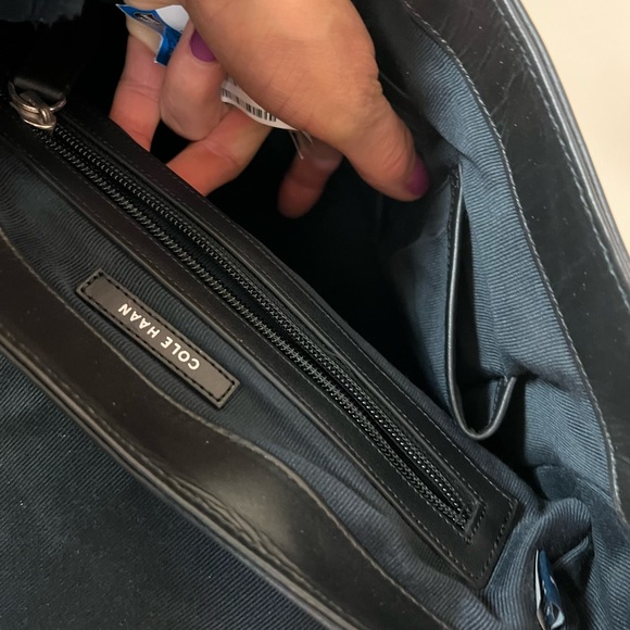 New never used leather KennetCole laptop bag - Picture 5 of 7